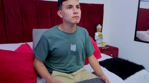 i_liam online show from April 15, 5:22 am