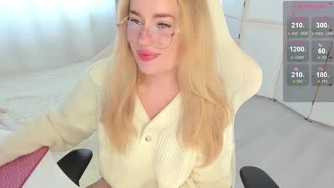 HiI am  EvaPVT is open  online show from September 21, 7:12 am