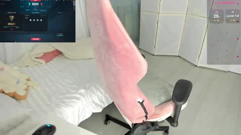 HiI am  EvaPVT is open  online show from March 3, 3:11 pm