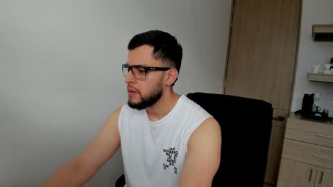 iam_crisss online show from November 13, 11:35 am