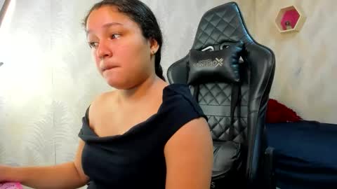 Milu online show from November 17, 4:09 pm