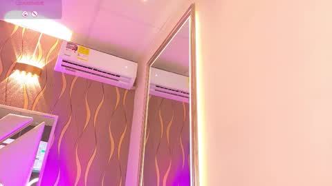 iam_nicolle online show from February 26, 5:49 pm