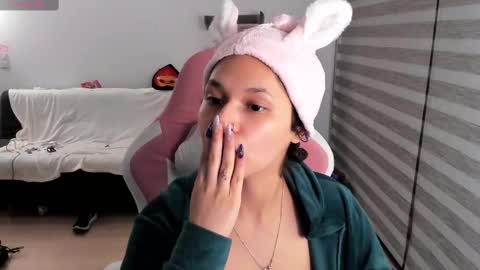 On instagram Imm  NikkiHelp me reach 100 likes online show from September 23, 2:49 am