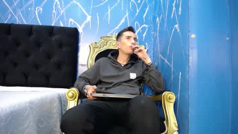 Iam Smith  online show from February 17, 3:38 am