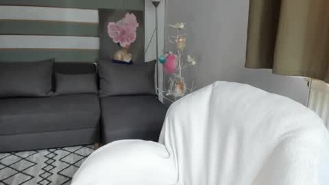 Baby Gal online show from June 8, 7:53 am