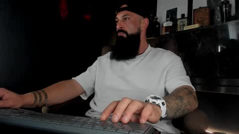 Snapshot of iamalexander_ chatting on October 18, 9:24 am Lex online show from October 18, 9:24 am