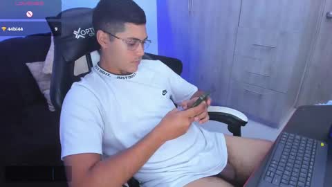 Dylan  independent model  online show from February 10, 9:58 am