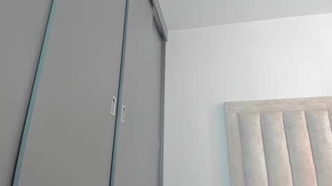 Juliiiiian online show from February 23, 2:25 pm