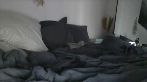 iamkeri online show from October 24, 5:57 pm