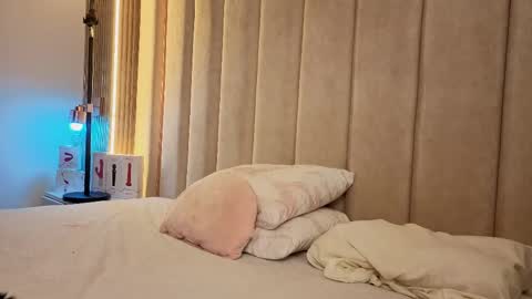 Nyxy online show from April 15, 11:35 am