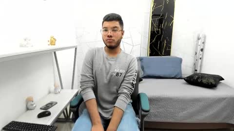       online show from November 3, 3:40 am