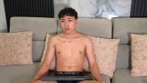 ianboy_vg online show from April 8, 12:08 pm