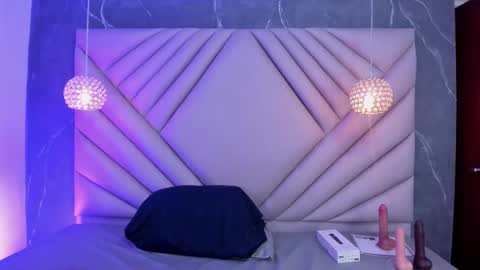 ibbie_ online show from March 26, 12:10 pm