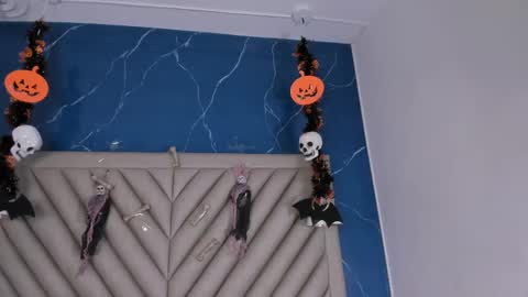 ibbie_ online show from October 28, 12:28 pm