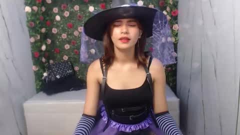 ice_199 online show from October 28, 2:45 am