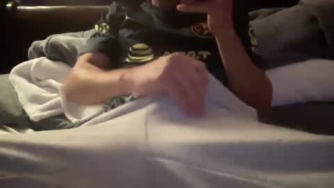 Snapshot of ice_jr chatting on December 10, 3:41 am Ice Jr online show from December 10, 3:41 am