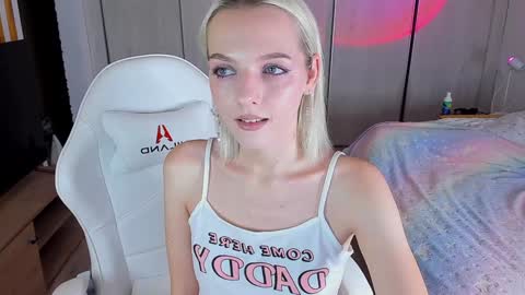 Nana online show from December 20, 3:42 pm