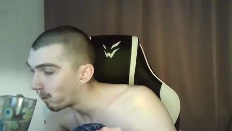 MAX online show from February 2, 5:15 pm