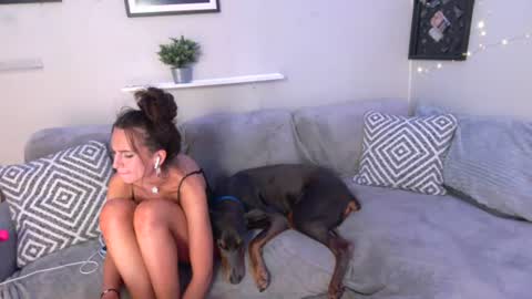 icyspice online show from July 5, 6:53 am