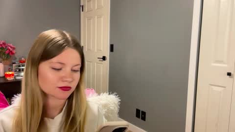 cassie online show from November 11, 3:20 am