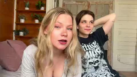 cassie online show from February 25, 6:12 pm