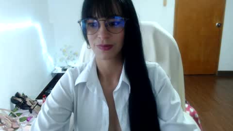 Ilaira  online show from July 11, 10:35 pm