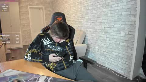 Snapshot of iliaskrislove chatting on March 6, 7:10 pm iliaskris online show from March 6, 7:10 pm
