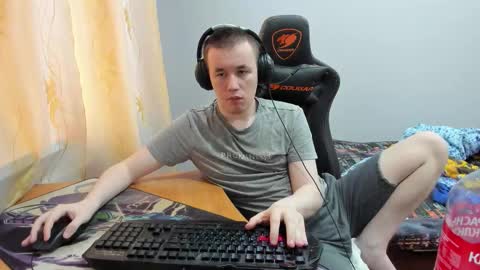 Snapshot of iliaskrislove chatting on October 18, 5:44 am iliaskris online show from October 18, 5:44 am