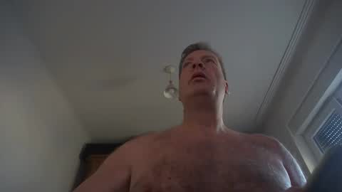 iliebetight online show from April 8, 8:39 am