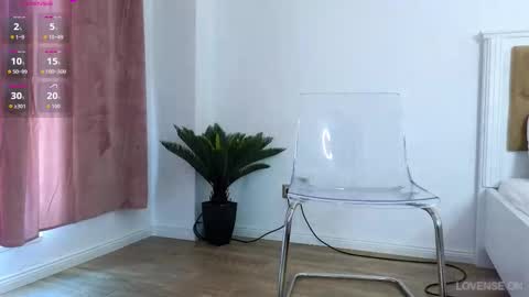 Emma online show from October 27, 8:03 am