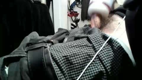 iliketofuck1975 online show from December 18, 5:47 am