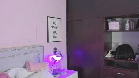 ILY   online show from February 14, 11:53 am