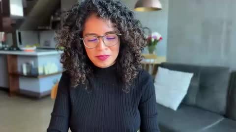 Snapshot of illaroom chatting on February 19, 10:42 pm Kloe online show from February 19, 10:42 pm