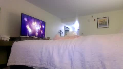 illuminatiheadspace1 online show from September 14, 7:59 pm