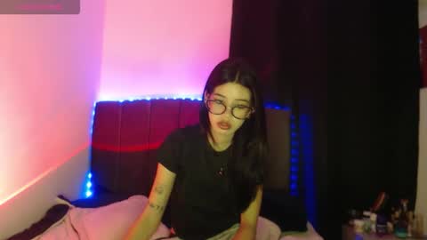 Ily Bea online show from December 22, 1:12 am