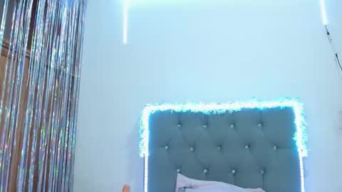 Alicia online show from February 4, 6:27 pm