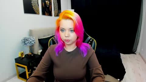 Roxy online show from May 10, 7:53 pm