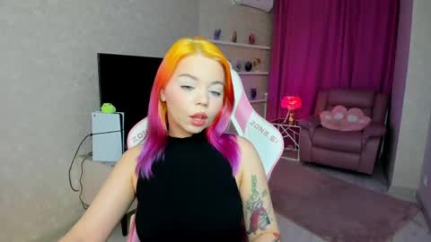 Roxy online show from June 4, 7:42 pm