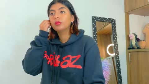 im_anna_ online show from December 3, 4:07 pm