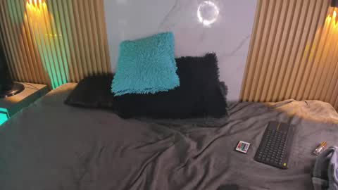 daren online show from January 12, 3:24 am