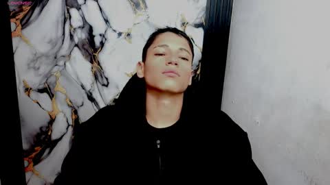 im_david01 online show from February 16, 12:36 pm