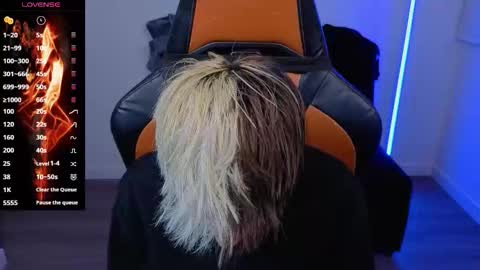 Laia online show from October 30, 4:35 am