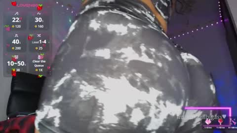 Snapshot of im_miabigass chatting on October 20, 2:49 am Mishell Martinez    INSTAGRAM im mishellbigass online show from October 20, 2:49 am