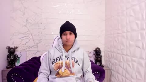 im_milan_rs online show from February 12, 12:27 am