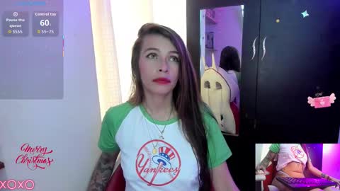 Lisa Hyga online show from December 17, 8:04 pm