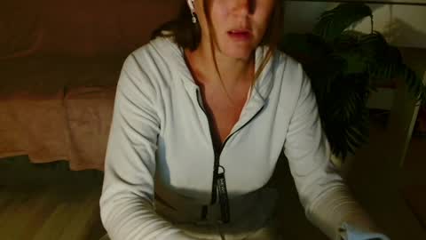 Carrie online show from April 16, 3:12 pm