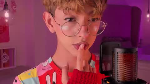 Damiano online show from September 17, 7:39 pm