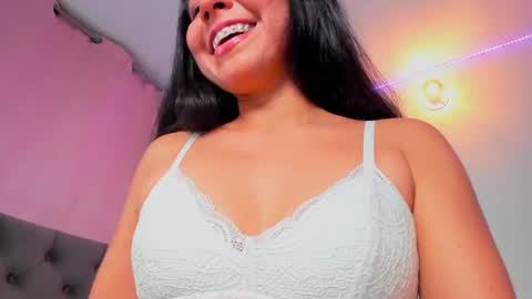 Snapshot of imdayaadams chatting on January 16, 3:56 am Dayana online show from January 16, 3:56 am