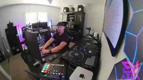 DJ Azra online show from August 4, 12:39 am