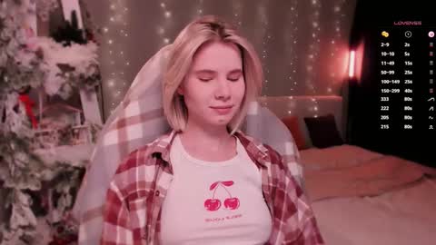 Mia online show from December 21, 10:32 am